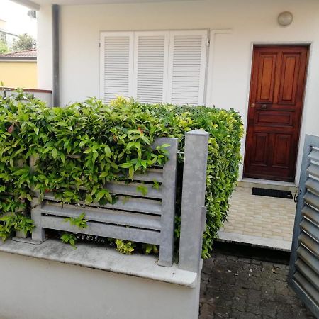 La Casa Dei Bebi Appartement Carrara Buitenkant foto